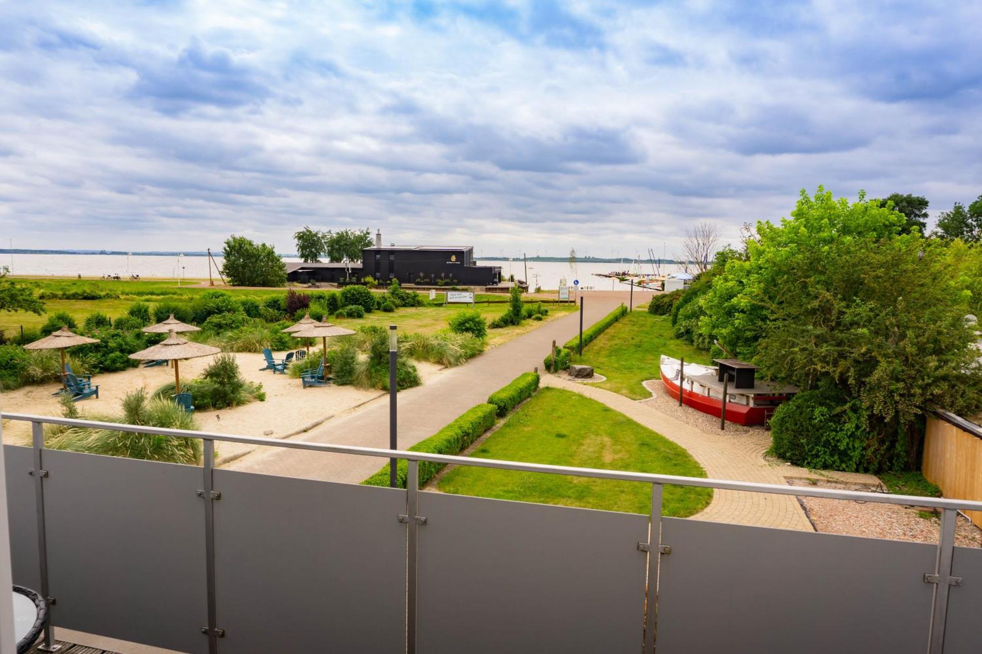 Appartement Haus Strandglueck - Urlaub Mit Blick Auf Den Duemmer See à Lembruch Extérieur photo