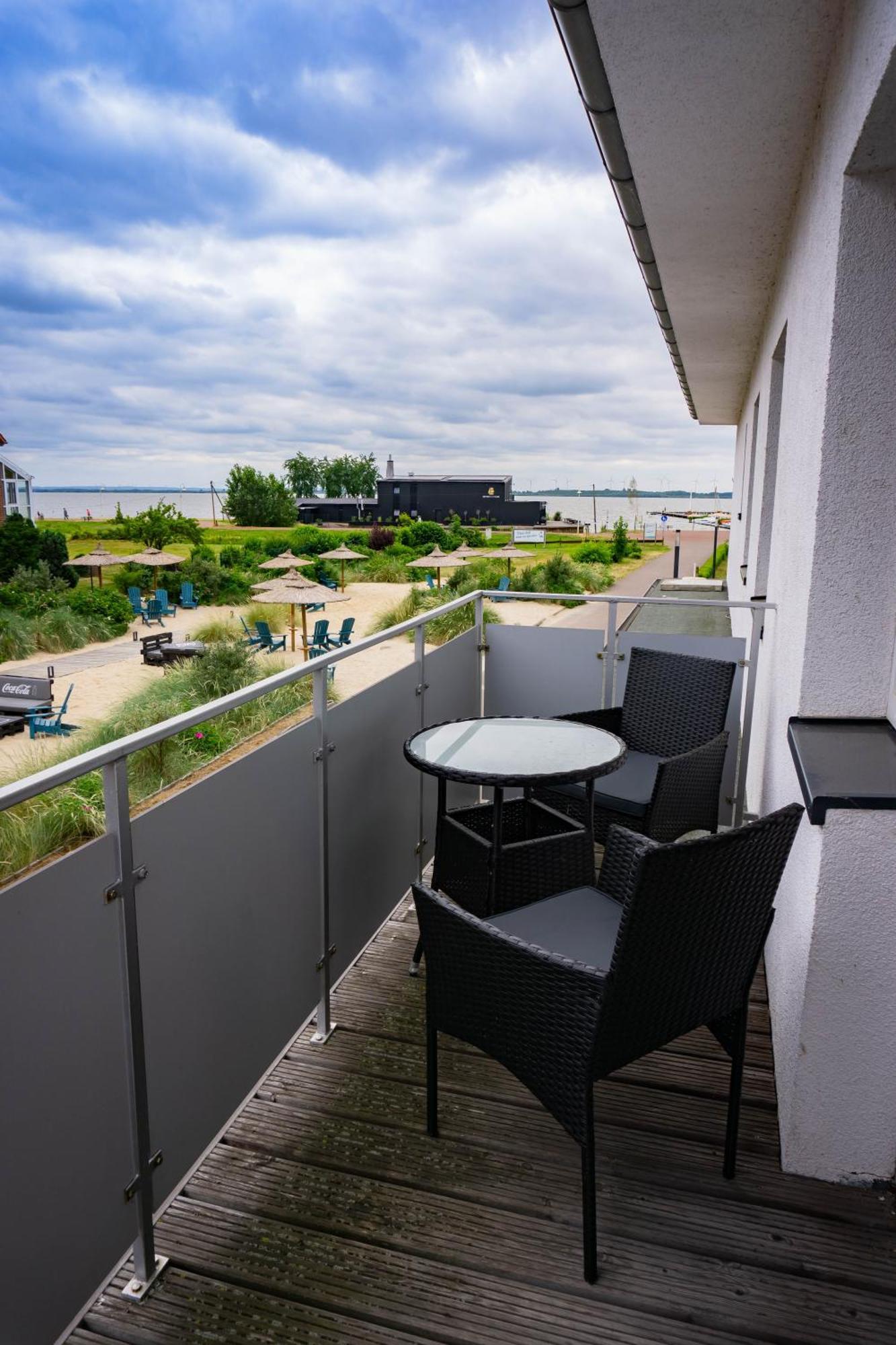 Appartement Haus Strandglueck - Urlaub Mit Blick Auf Den Duemmer See à Lembruch Extérieur photo