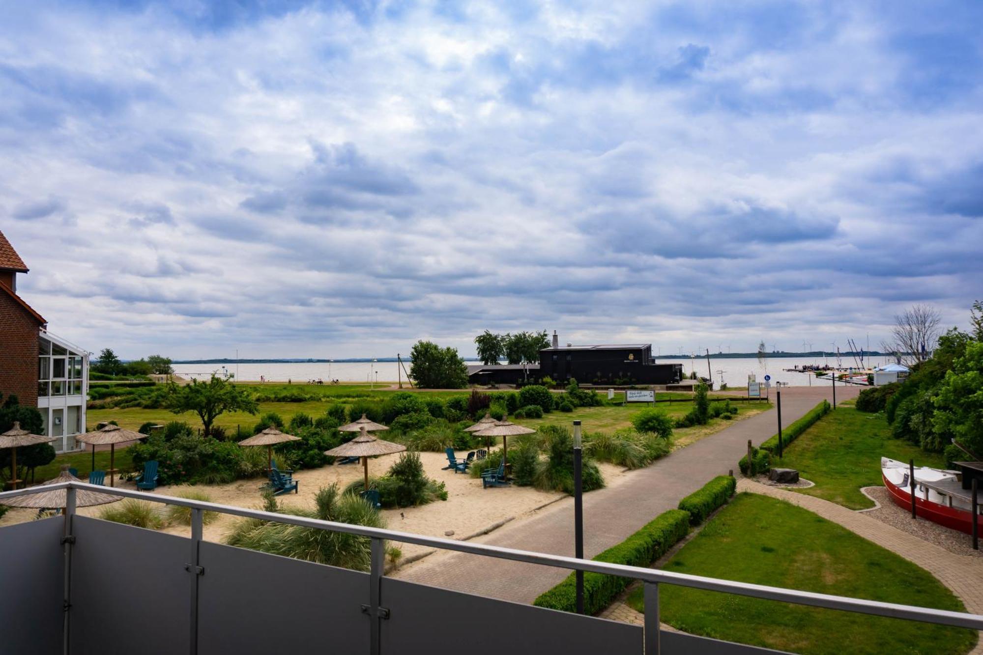 Appartement Haus Strandglueck - Urlaub Mit Blick Auf Den Duemmer See à Lembruch Extérieur photo