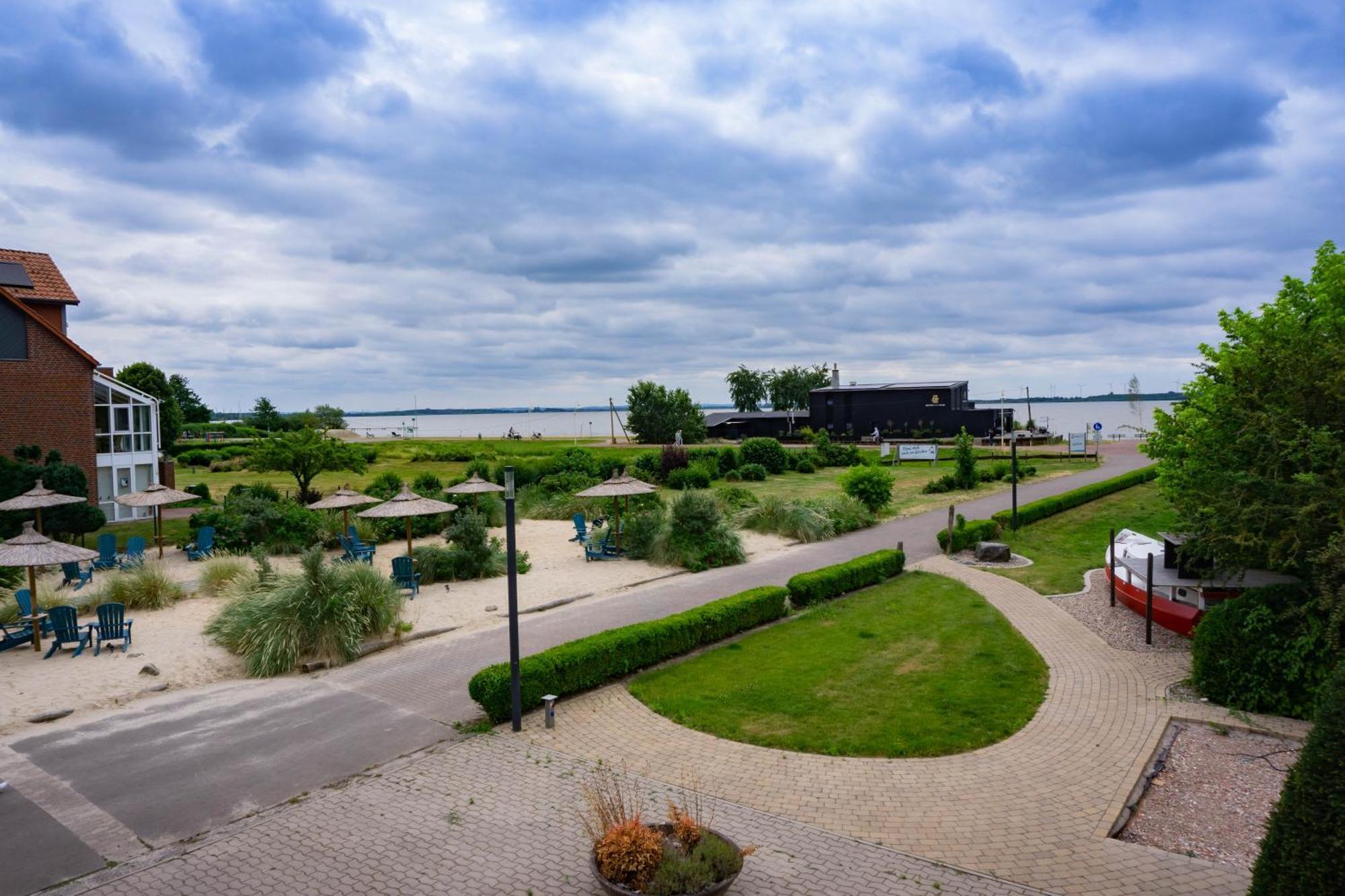 Appartement Haus Strandglueck - Urlaub Mit Blick Auf Den Duemmer See à Lembruch Extérieur photo